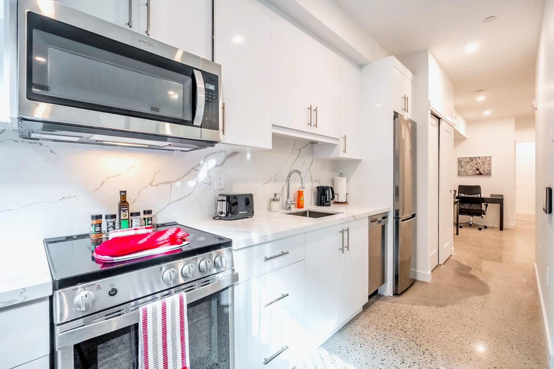 Spacious 2Br Apartment - Regent Park Near Downtown Торонто Екстериор снимка